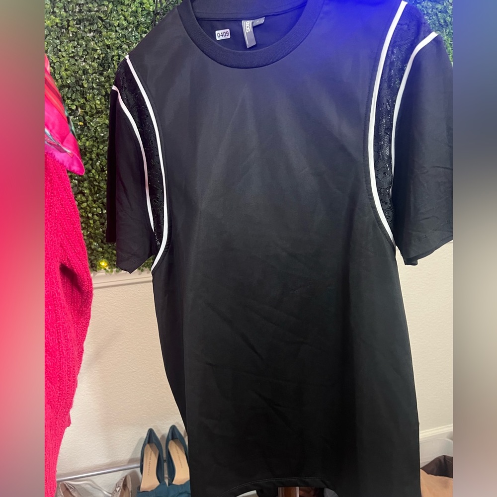 ASOS size medium black short sleeve tea with lace detail shoulder 0409